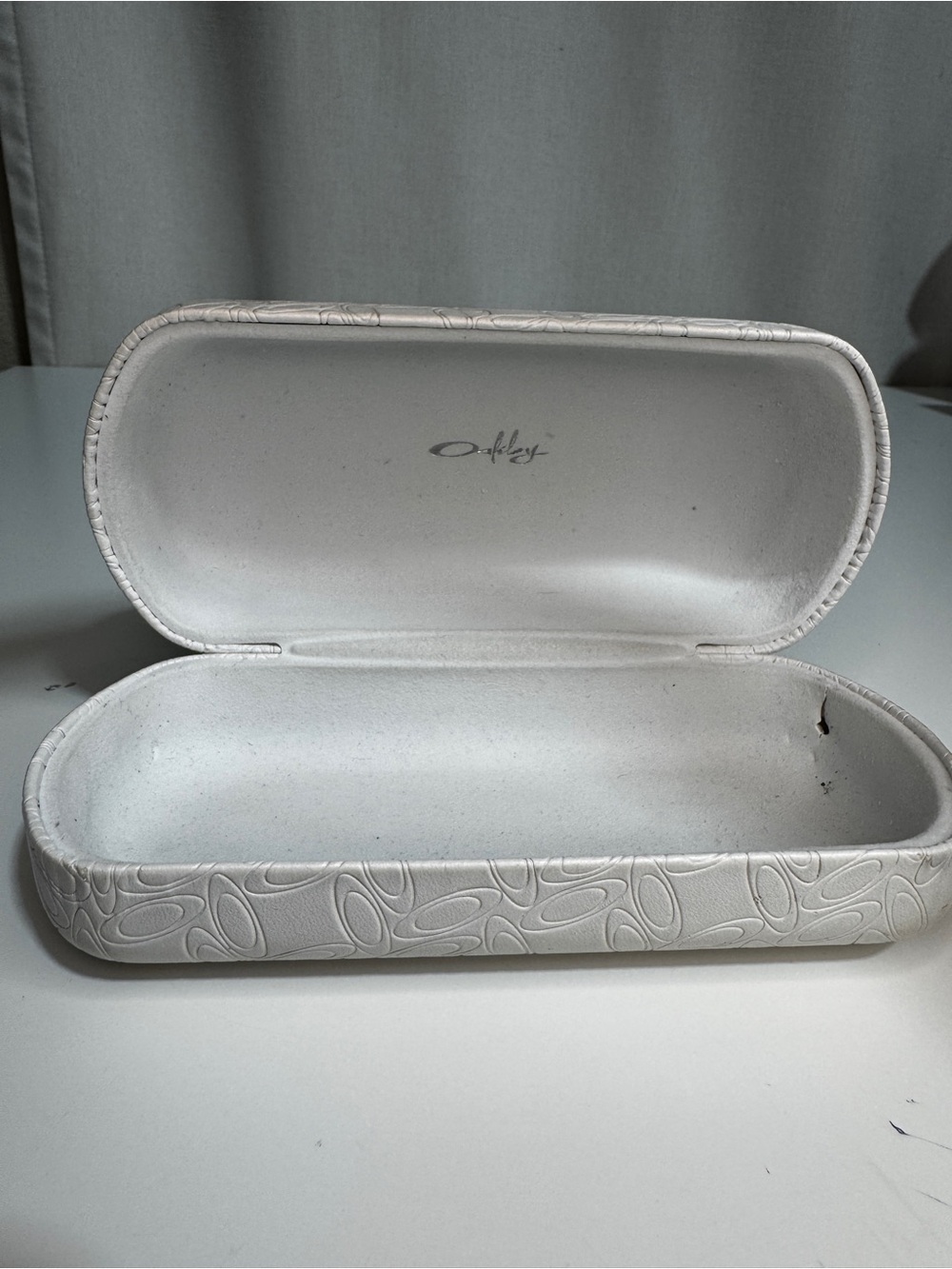 Oakley White Embossed Leather Clamshell Glasses Case